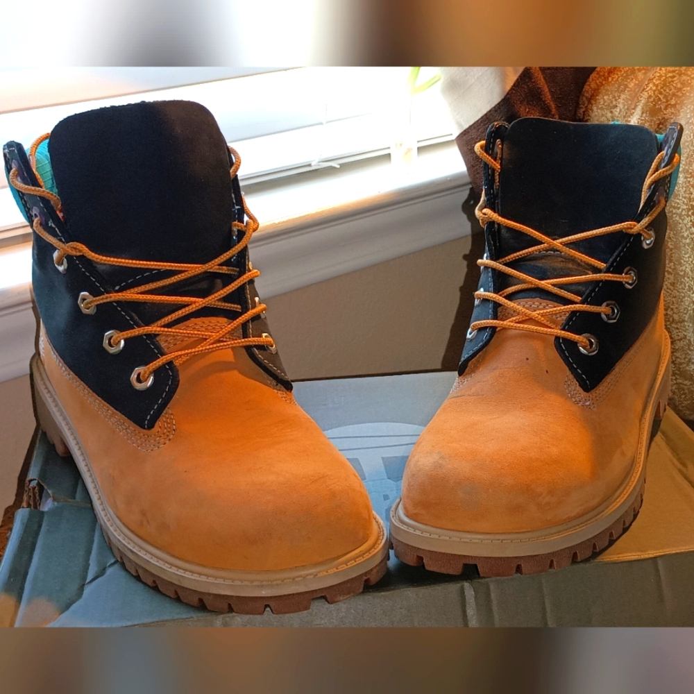 TIMBERLAND WHEAT NUBUCK W/BLUE